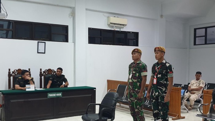 Praka Saut dan Praka Dwi menjalani sidang putusan di Pengadilan Militer 1-02 Medan