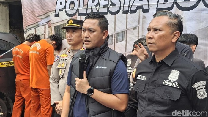 Polresta Bogor Kota menggelar konferensi pers pengungkapan kasus curanmor spesialis pikap, Kamis (3/7/2025).