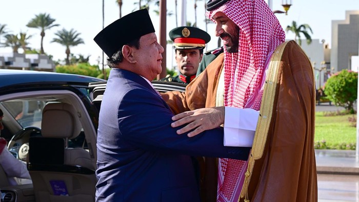 Presiden Prabowo bertemu dengan Putra Mahkota sekaligus Perdana Menteri Arab Saudi, Pangeran Mohammed bin Salman Al Saud, di Istana Al-Salam, Kamis (3/7/2025)