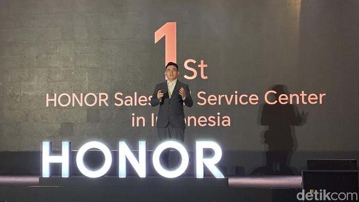 President of Honor South Pacific Justin Li
