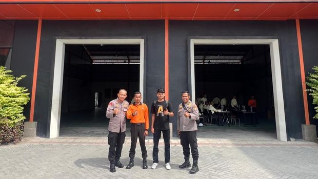Program 'Jalur' Polda Riau mengantarkan 3 pemuda Kampar menuju profesi Satpam. Ketiga pemuda ini masuk ke 3 Pusdik jasa pengamanan di Kota Pekanbaru, Rabu (2/7/2025).
