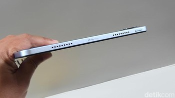 Tablet ini menawarkan empat speaker dengan dukungan Dolby Atmos. Foto: Adi Fida Rahman/detikINET