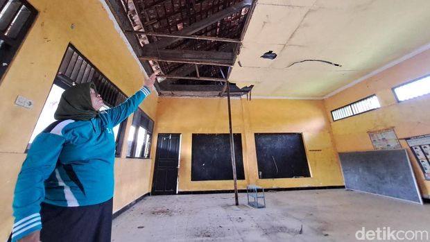 SDN Jabon 2 Jombang yang hanya dapat 2 siswa baru gegara ruang kelasnya rusak.