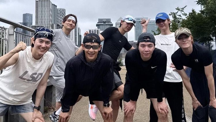 7 Foto Minho SHINee dan Kai EXO Lari Bareng, Interaksi yang Jarang Terekspos
