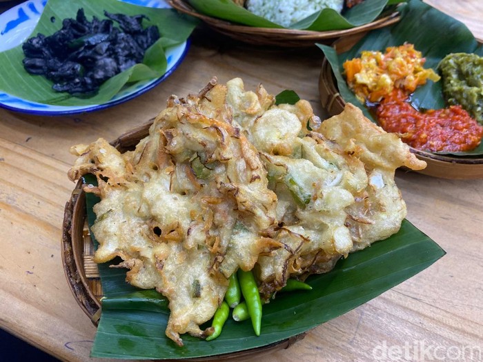 Sego Ndok Mbak Asih Sego Ndok Mbak Asih