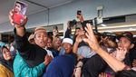 Tangis Pecah! Keluarga Korban KMP Tunu Pratama Jaya Padati Pelabuhan Ketapang