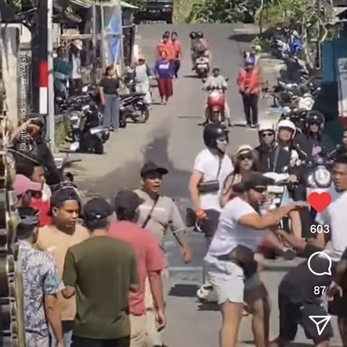 Tangkapan layar video keributan yang melibatkan tiga WNA dengan warga lokal di Nusa Penida, Klungkung, Bali, viral di media sosial. (Instagram infonusapenidaterkini)
