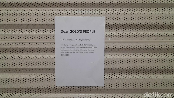 Kondisi tempat gym Golds Gym di Kalibata City yang tutup berdasarkan pantauan detikcom, Kamis (3/7/2025).