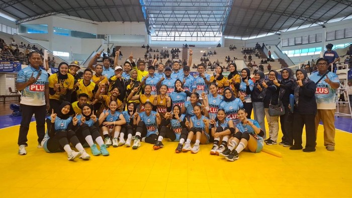 Tim voli indoor putri Kabupaten Gresik raih medali emas di ajang Porprov IX Jawa Timur 2025
