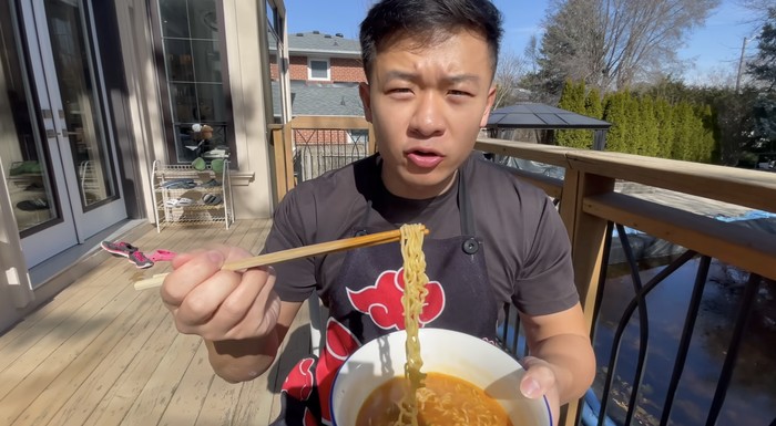 YouTuber Rating 10 Mie Instan Terenak di Dunia YouTuber Rating 10 Mie Instan Terenak di Dunia,