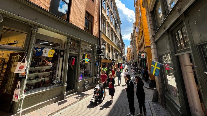 10 Kota Terbaik yang Wajib Dikunjungi Kalo Mau ke Eropa Eropa penuh kota ikonik yang gak cuma cantik tapi juga inovatif. Dari London sampai Praha, ini 10 kota top yang wajib dikunjungi kalo ke Eropa!