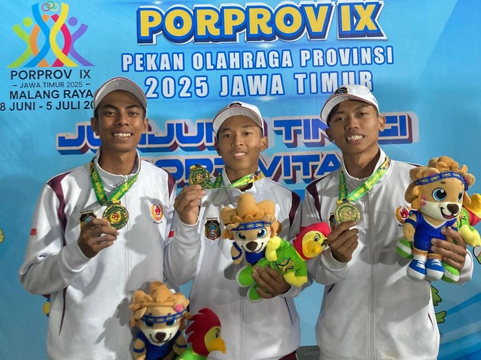 Altet panjat tebing asal Kota Blitar saat ikuti Porprov Jatim