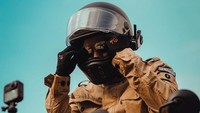 Ariel NOAH sudah terbiasa viral karena foto atau video warganet yang gak sengaja bertemu di jalan saat sedang motoran. Ya luar biasalah. Mungkin orang gak nyangka aja, ucap Ariel. Foto: dok. Instagram Ariel NOAH/ fotografer: @24olik