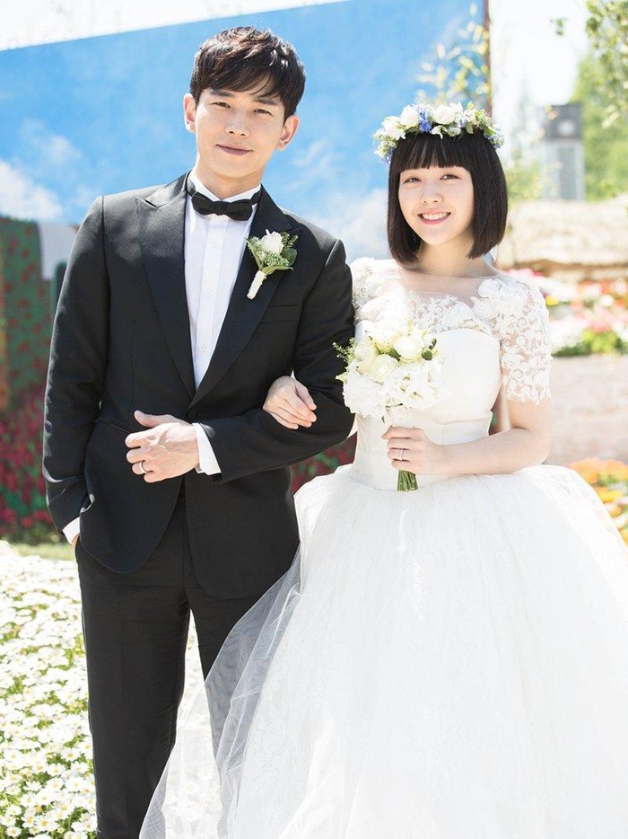 Bang Minah & On Juwan Bang Minah & On Juwan dalam drama Korea Beautiful Gong Shim (2016).