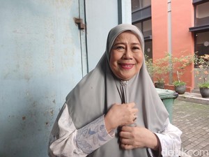 Alasan Menyentuh Dewi Yull Tolak Lasik, Kini Mata Kanan Gak Bisa Melihat
