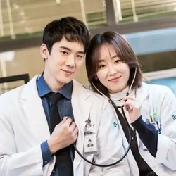 Yoo Yeon Seok dan Seo Hyun Jin Bakal Reuni di Drakor Liar?