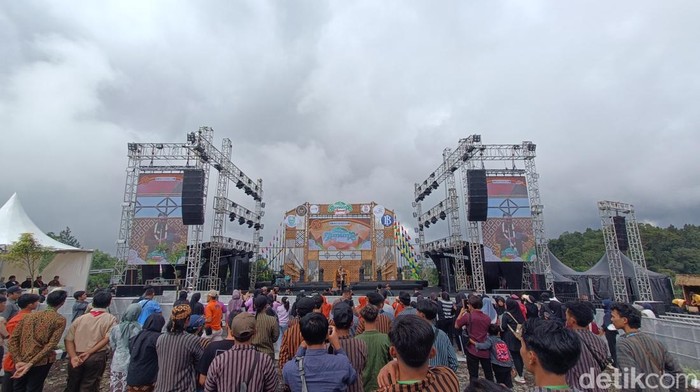 Pembukaan Festival Gunung Slamet 2025 di Desa Serang, Kecamatan Karangreja, Kabupaten Purbalingga, Jumat (4/7/2025).