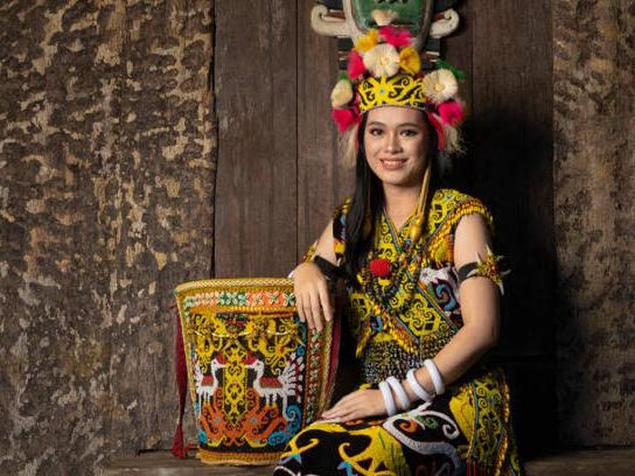 Ilustrasi Perempuan Dayak