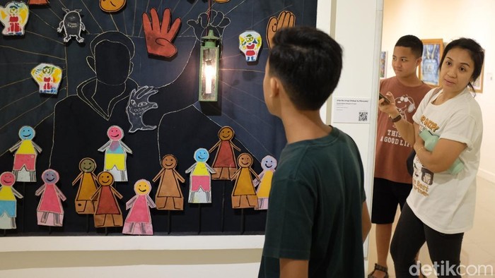 Pameran Kids Biennale Indonesia 2025 tampilkan 142 karya anak usia 6–17 tahun. Tema “Tumbuh Tanpa Takut” angkat isu penting dalam masa tumbuh kembang.