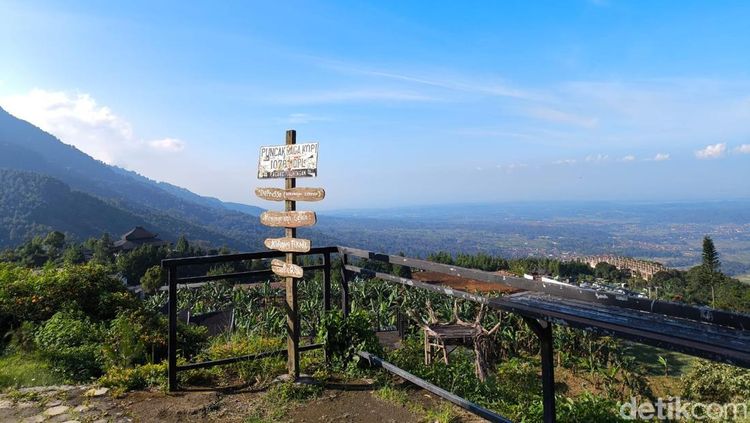 Ngopi Paripurna Sambil Nikmati Keindahan Gunung Ciremai di Kuningan