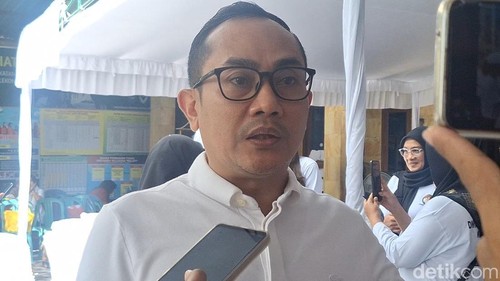 Kepala Dinkes Mataram Emirald Isfihan saat diwawancarai di Mataram, usai menutup kegiatan stunting di Mandalika, Kota Mataram, Jumat (4/7/2025).