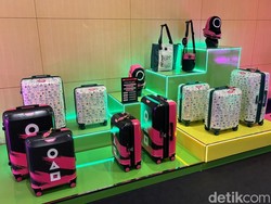 Fans Squid Game Merapat! Ada Koper Hingga Bantal Leher Berdesain Pink Guard