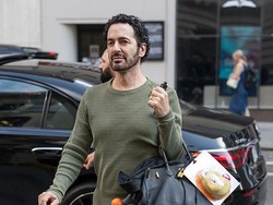 Marc Jacobs Ikut Tren Labubu, Cara Pakainya Lain dari yang Lain