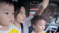 HADIAH UNTUK ISTRI KUH TERCINTA. PAS MOBILNYA SAMPE TERNYATA ANAK-ANAK JUGA HAPPY BANGET LIAT MOBILNYA, tulis Marshel Widianto dalam Instagram miliknya dilihat detikcom, Jumat (4/7/2025). Foto: dok instagarm Marshel Widianto dan Cesen
