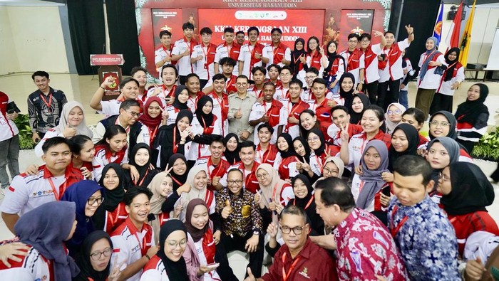 Menbud Fadli Zon hadir sebagai narasumber dalam Kuliah Kerja Nyata (KKN) Kebangsaan XIII yang diselenggarakan oleh Universitas Hasanuddin.