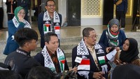 Universitas Brawijaya (UB) bekerja sama dengan Bulan Sabit Merah Indonesia dan Rahmah World Wide memberangkatkan dua dokter dari Fakultas Kedokteran (FK) untuk menjadi relawan misi kemanusiaan di Gaza, Palestina. Foto: Dok. Universitas Brawijaya