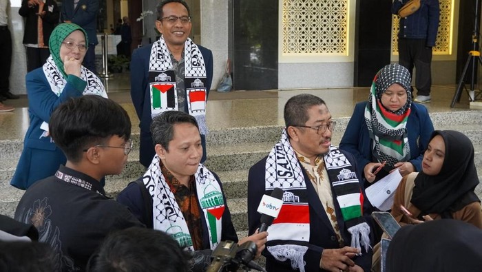 Universitas Brawijaya (UB) bekerja sama dengan Bulan Sabit Merah Indonesia dan Rahmah World Wide memberangkatkan dua dokter dari Fakultas Kedokteran (FK) untuk menjadi relawan misi kemanusiaan di Gaza, Palestina.