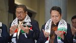 Momen UB Berangkatkan Dua Dokter ke Gaza