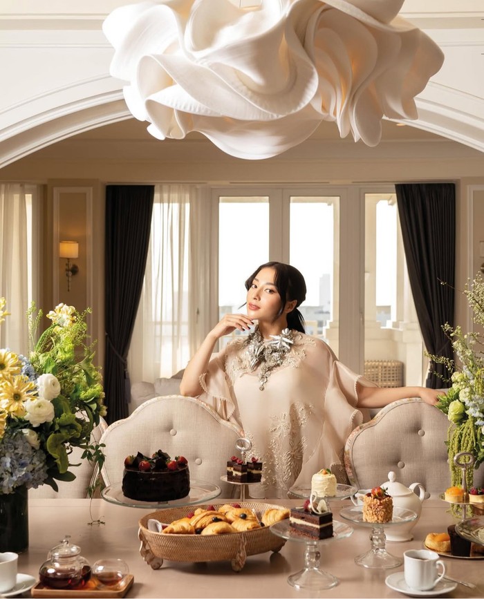 Nikita Willy Nikita Willy makan malam dalam rangka hari ulang tahun.