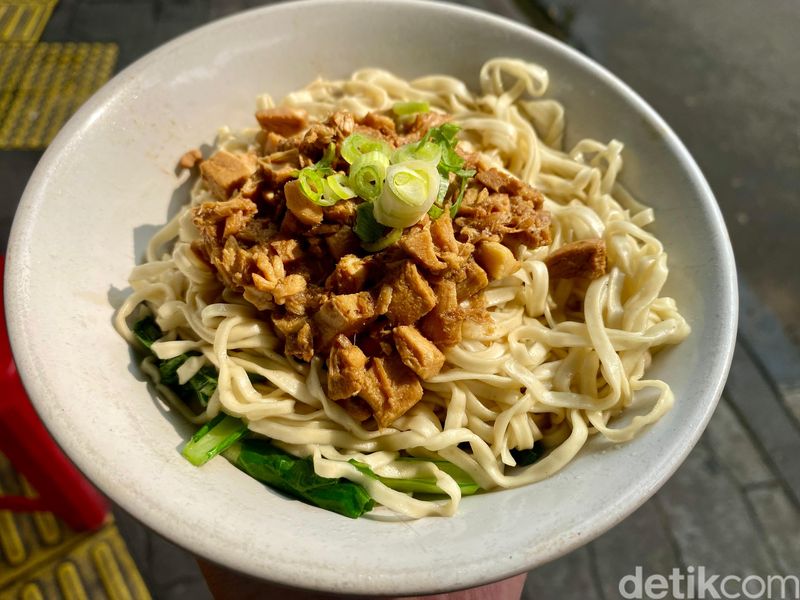 Nikmatnya Mie Ayam Pak Loso di Menteng, Harga Hanya Rp 15 Ribu
