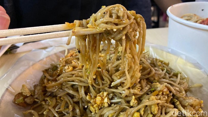 Pad Mie Siram, pad Thai di Blok M Square