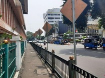 KAI Pertimbangkan Tinggikan Pagar Stasiun Cikini Usai Viral Dilompati Warga