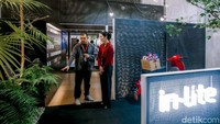 Salah satu perusahaan pencahayaan, in-Lite LED, menampilkan konsep yang terinspirasi dari hubungan cahaya dengan tata ruang sehari-hari. Konsep tersebut menghadirkan suasana ruang yang selaras dan adaptif.