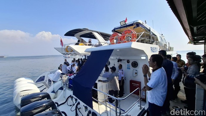 Pramono luncurkan dua kapal untuk transportasi di Kepulauan Seribu. (Brigitta/detikcom)