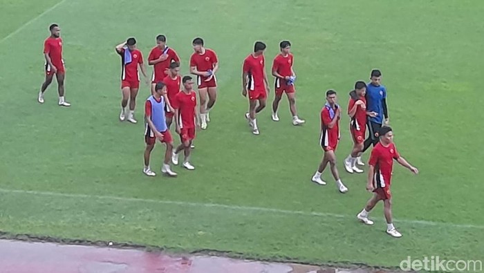 PSM Makassar melakukan trial kepada 13 pemain saat latihan perdana tim di Stadion Kalegowa, Jumat (4/7/2025).