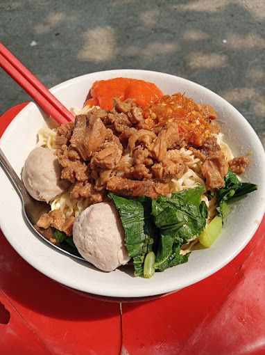 Rasanya Juara! Ini 5 Mie Ayam Gerobak yang Lagi Viral