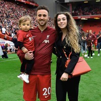 Setelah bergabung dengan Liverpool, Diogo dan Rute menyambut kelahiran anak pertama mereka, Denis yang kemudian disusul dengan putra kedua dua tahun kemudian, Duarte. Pasangan itu punya anak ketiga, seorang putri, awal tahun ini, yang namanya belum diungkap ke publik. Foto: Instagram @rutecfcardoso14