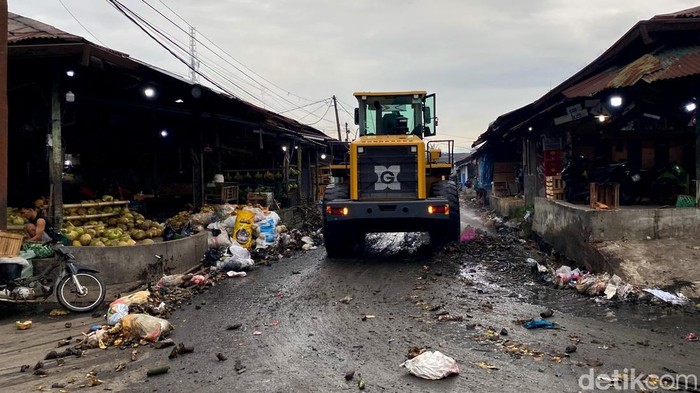 Penanganan sampah di Pasar Gedebage Bandung