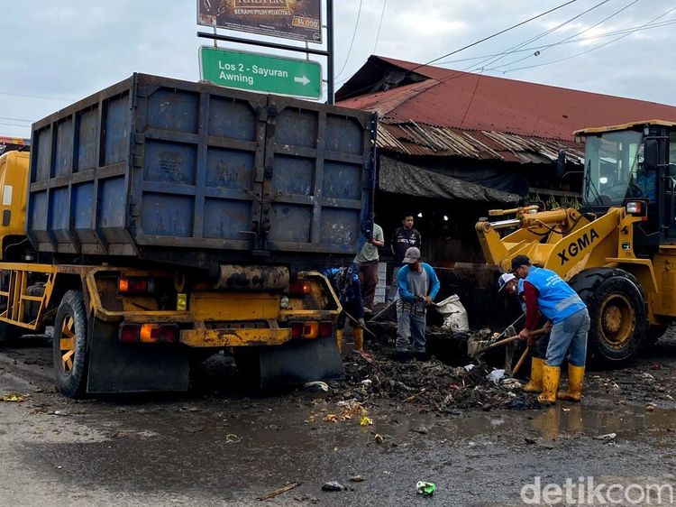 Gunungan Sampah di Pasar Gedebage yang Mulai Lenyap