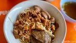 Sedapnya Mie Ayam Gerobak Cak Kandar di Pulo Mas Sejak 1986