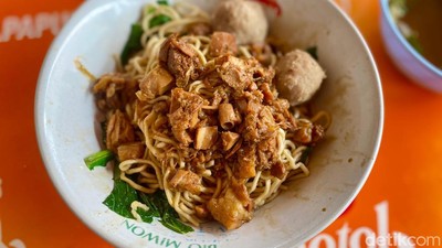 Nikmatnya Mie Ayam Gerobakan