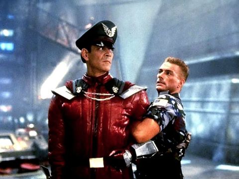 Cuplikan adegan dalam film Street Fighter (1994).