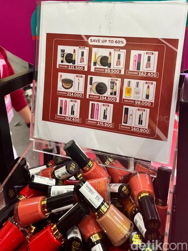 Suasana Jakarta X Beauty 2025, ada 400 brand yang menawarkan diskon besar-besaran hingga 80%.