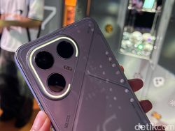 Menggenggam Tecno Pova 7 Series yang Gayanya Makin Futuristik