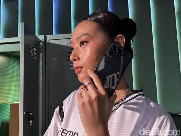 Menggenggam Tecno Pova 7 Series yang Gayanya Makin Futuristik