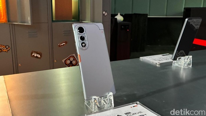 Tecno Pova Curved 5G